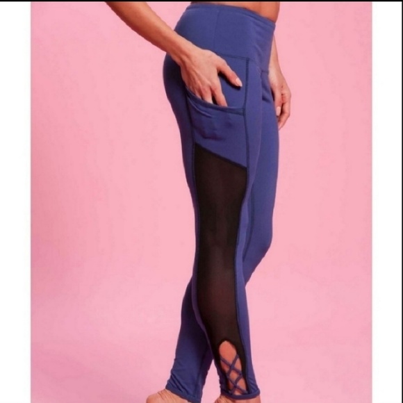 Side Pocket and Mesh Panel Leggings - Picture 2 of 2